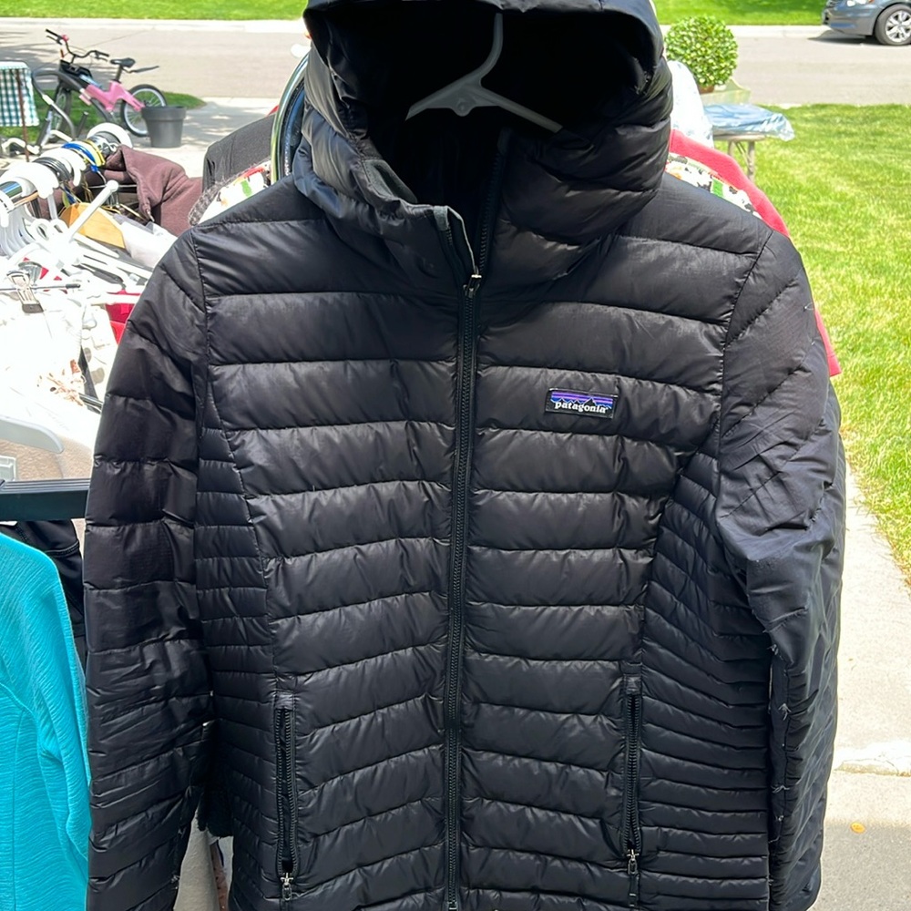 Black Patagonia used ski jacket with hood